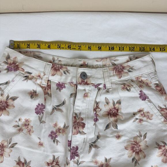 American Eagle Women’s High-Waisted Floral Denim Shorts Size 6 - Picture 8 of 13